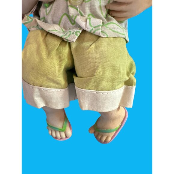 Hawaiian-Themed Santa Claus Figurine With Floral Shirt & Flip Flops  Terrys Vill - Picture 3 of 6